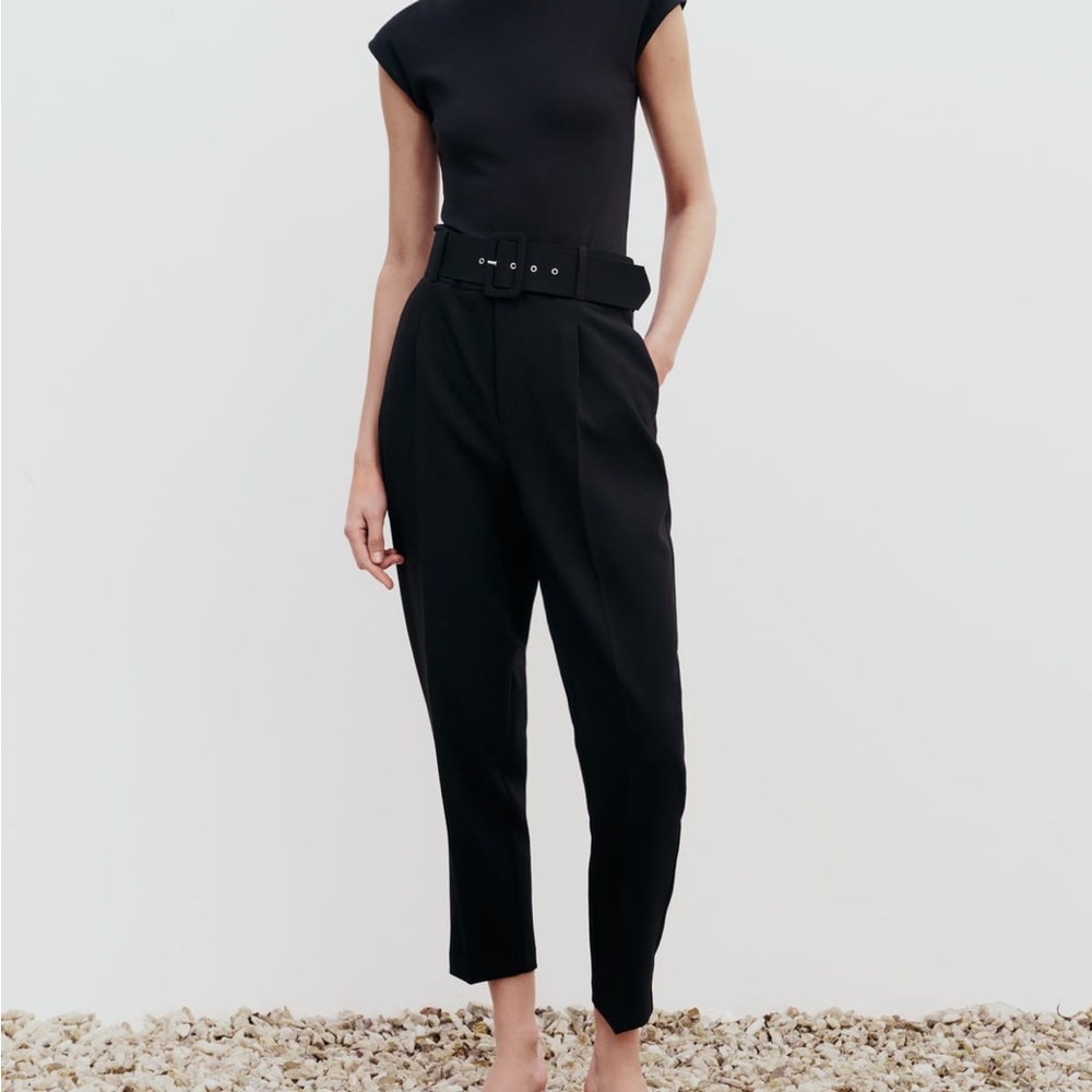 Brand new Zara pants, size XS with removable belt.